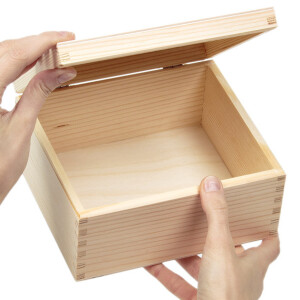 Holzbox mit Deckel, Geschenkkiste Klappdeckel 18 x 16 x 9 cm