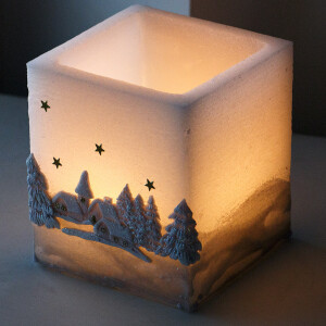 Weihnachtskerze, quadratischer Lampion mit einem Teelicht als Windlicht