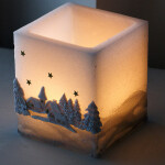 Weihnachtskerze, quadratischer Lampion mit einem Teelicht als Windlicht