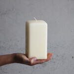 Quadratische Stumpenkerze, Kerze als in Beige, Kirchenkerze