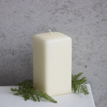 Quadratische Stumpenkerze, Kerze als in Beige, Kirchenkerze