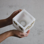 Wachs-Lampion mit Sterne und Glitzersteine in Weiß, Weihnachtskerze