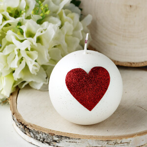 Hochzeitskerze, Kugelkerze mit rotem Herz als Liebesbeweis