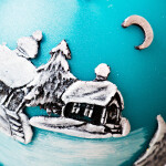 Kugelkerze mit Weihnachtsmotiv aus Wachs, Weihnachtskerze