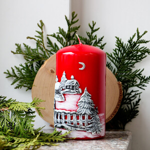 Zauberhafte Weihnachtskerze mit handgearbeitetem Wintermotiv