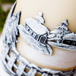 Große Adventskerze aus Wachs mit Weihnachtsmotiv aus Wachs