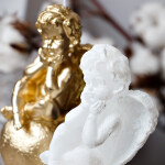 Engel Kerze auf Kugelsockel, Weihnachtsengel aus Wachs