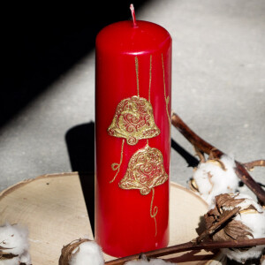 Große Weihnachtskerze aus Wachs mit goldenen Glocken, Stumpenkerze