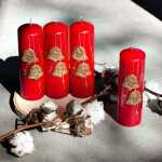 Große Weihnachtskerze aus Wachs mit goldenen Glocken, Stumpenkerze