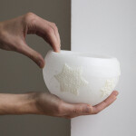 Windlicht aus Wachs, mit Teelichthalter, Rillendesign, Wachssterne