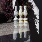 Weihnachtslampe aus Wachs, Figurenkerze, Weihnachtskerze in Creme