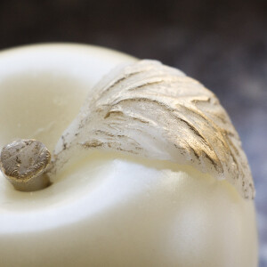 Eine Kerze in Form eines Apfels, Kugelkerze für den Mittelpunkt