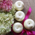 Eine Kerze in Form eines Apfels, Kugelkerze für den Mittelpunkt