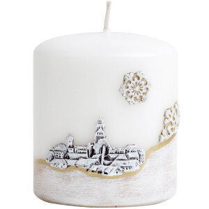 Winterliche 3D-Kerze mit Schneelandschaft, 8 x 9 cm