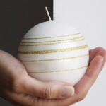 Weiße Kugelkerze, goldenen Ringen, Weihnachtskugelkerze