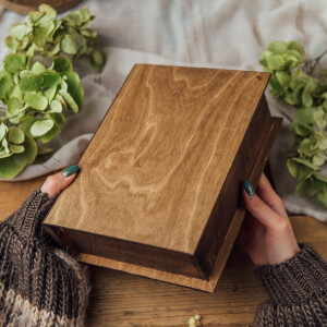 Geschenkkiste, Buch aus Holz, Eiche dunkel,...