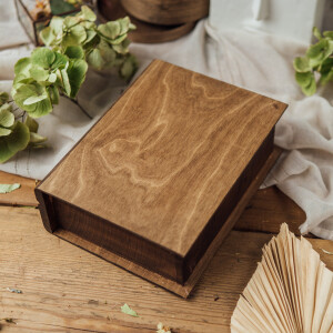Geschenkkiste, Buch aus Holz, Eiche dunkel, 24 × 19 × 8 cm