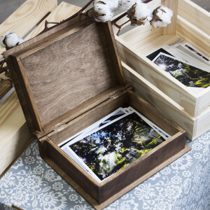 Geschenkkiste, Buch aus Holz, Eiche dunkel, 24 × 19 × 8 cm