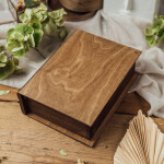 Geschenkkiste, Buch aus Holz, Eiche dunkel, 24 × 19 × 8 cm