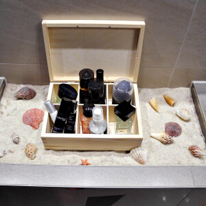 Unbehandelte Holz-Teekiste mit Schloss, 6 Fächer, 22,5 × 16,5 × 8 cm