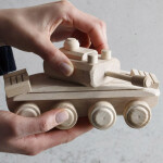 Holzpanzer, Kinderspielzeug, Panzer aus Holz, 21 × 10 × 8 cm