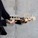 Traktor mit Anhänger, Bauernhof Holz Kinderspielzeug, 34 × 7 × 10 cm