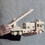 Feuerwehr, Holzfeuerwehrauto, Holzspielzeug, 33 × 7 × 12 cm