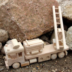 Feuerwehr, Holzfeuerwehrauto, Holzspielzeug, 33 × 7 × 12 cm