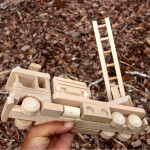 Feuerwehr, Holzfeuerwehrauto, Holzspielzeug, 33 × 7 × 12 cm