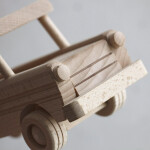 Holzauto, Kinderspielzeug aus Holz, Spielzeugauto, 22 × 8 × 10 cm