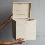 Große Kartenbox 25 × 29 × 30 cm mit Schlitz und Schlüssel