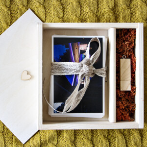 Holzkiste mit Schiebedeckel und 2 Fächern, 18 × 18 × 5 cm