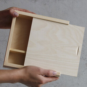 Holzkiste mit Schiebedeckel und 2 Fächern, 18 × 18 × 5 cm