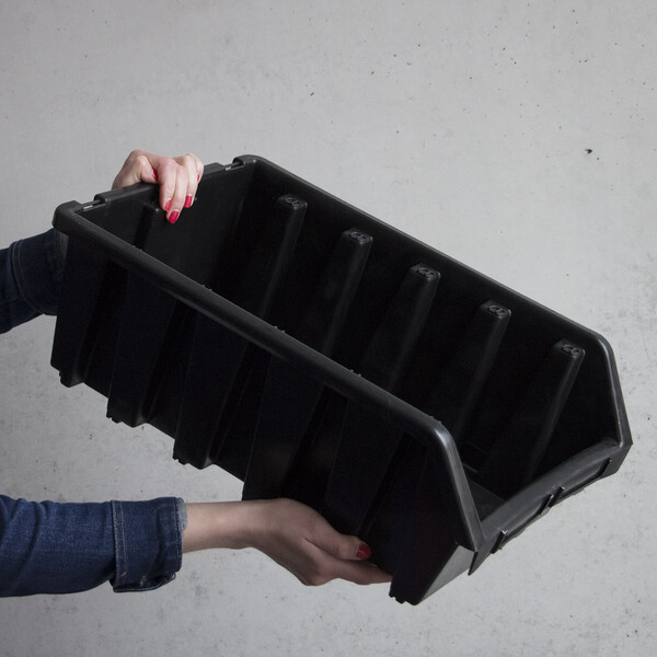 Lagerbox mit 24 Liter Fassungsvermögen in Schwarz