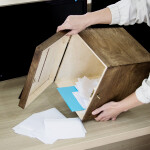 Briefbox in Eiche Dunkel, Wahlurne 17 Liter aus Holz, 25 × 29 × 30 cm