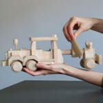 Baufahrzeug aus Holz, Straßenhobel oder Grader, 39 × 9 × 14 cm