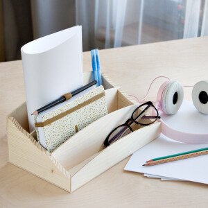 Schreibtisch und Büro-Organizer aus natürlichem...