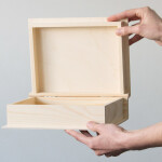 Große Buchschatulle aus Holz, 24 × 19 × 8 cm