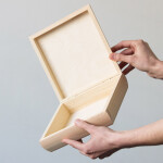 Quadratische Holzschatulle 20 x 20 x 6 cm, Geschenkschachtel