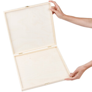 Flache, quadratische Holzkiste...